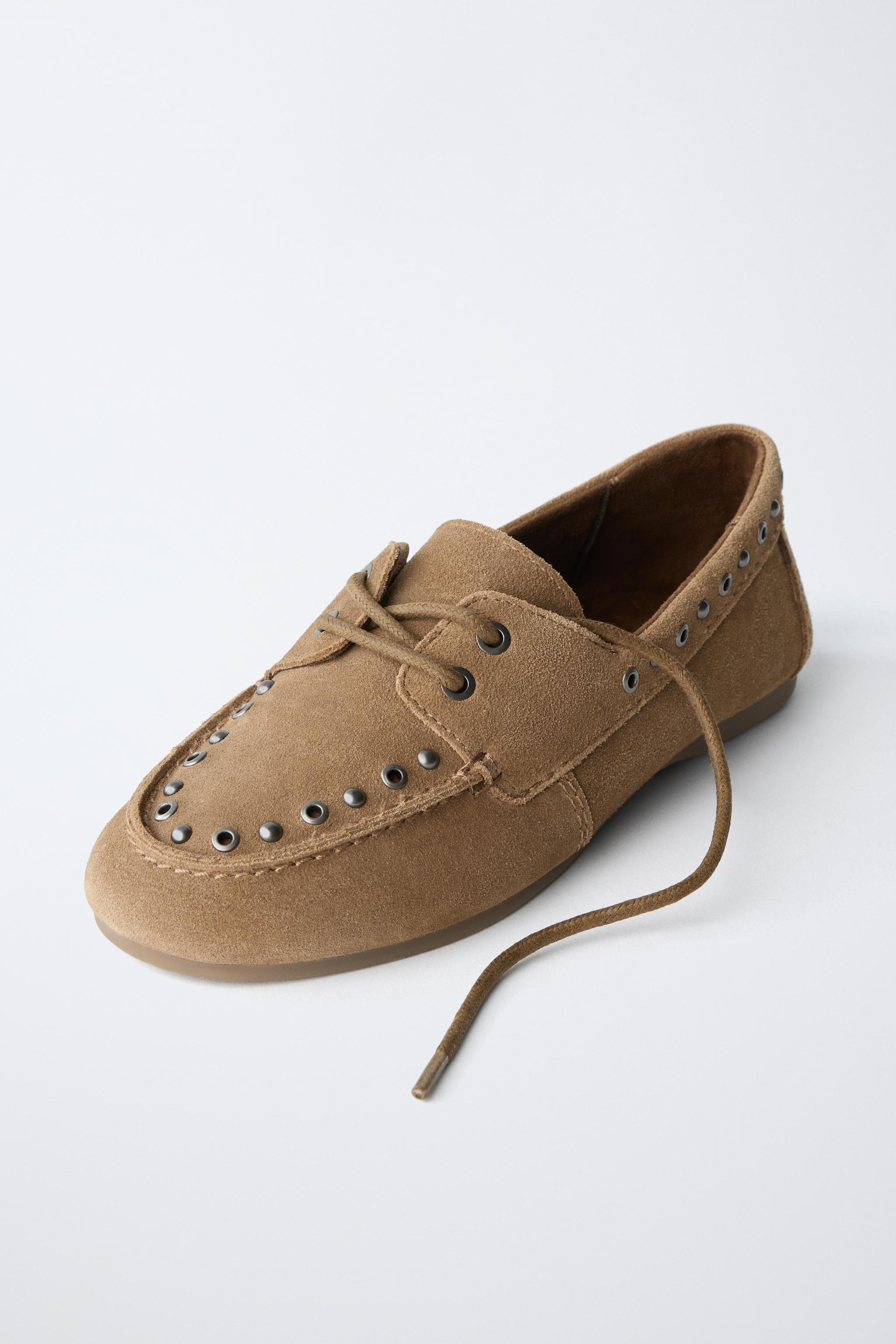 CHAUSSURES BATEAU EN CUIR À CLOUS